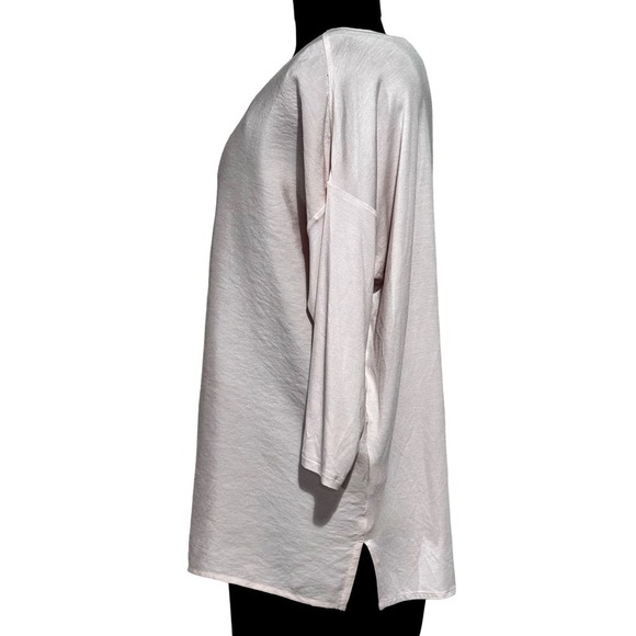 J. Jill Mixed-Media Relaxed V-Neck
Blouse in Blush, size Medium‎ - Picture 6 of 13